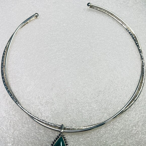 Vtg Green Onyx 925 Silver Pendant Silver-tone Textured Choker Torque Necklace - Picture 4 of 8